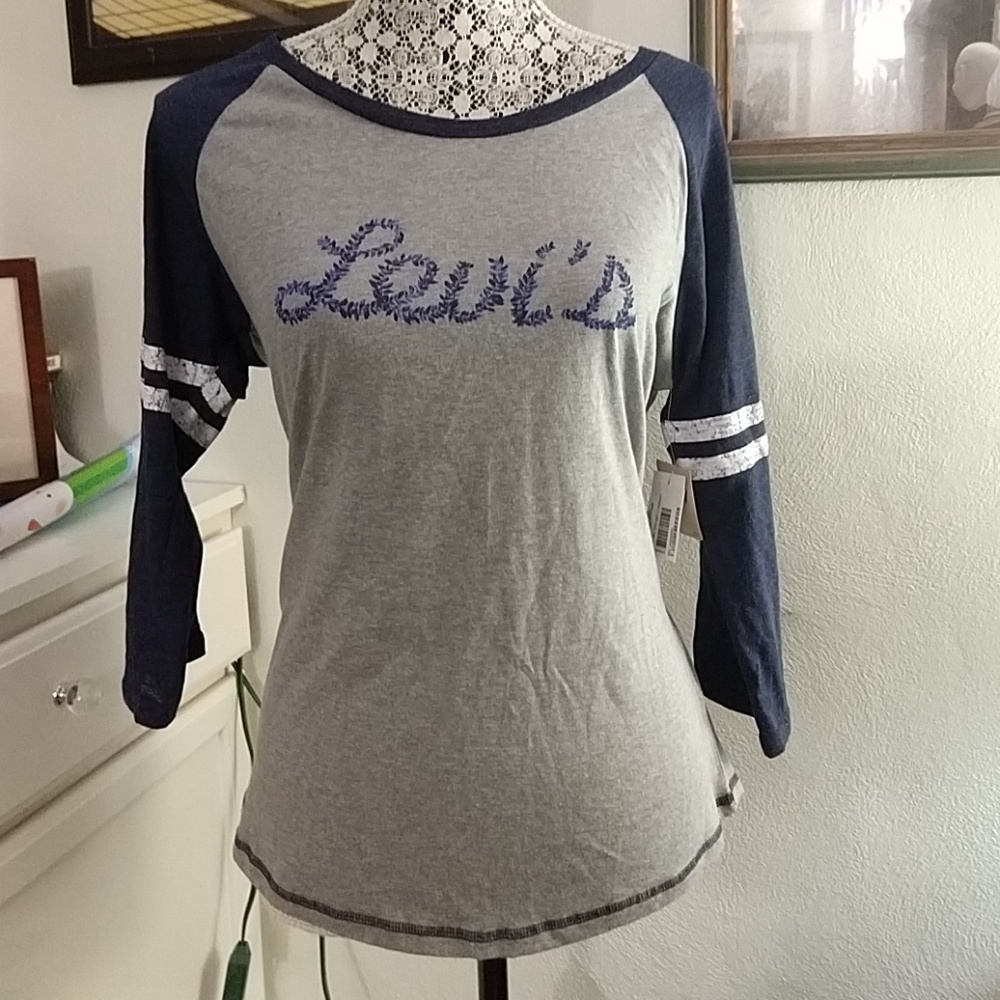 Levi's 3/4 sleeve t-shirt